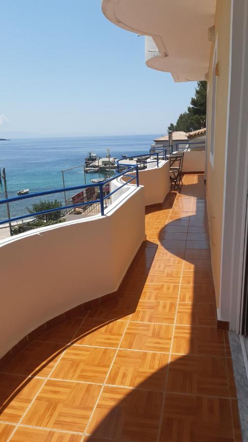 Beachfront Apartment Himarë Exteriér fotografie